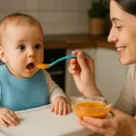 Come introdurre i cibi solidi nei neonati: le strategie dei pediatri per una transizione serena